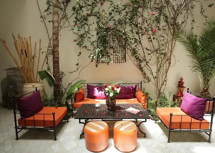 Riad White Flowers